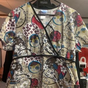 SB Scrubs scrub top